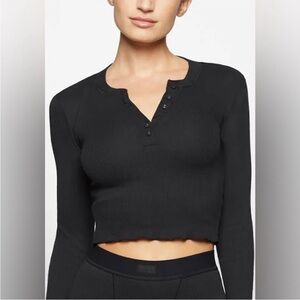 SKIMS Cotton Rib Long Sleeve Henley | Soot